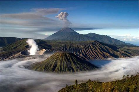 Pemandangan Gunung Merapi yang Menakjubkan! Bir Yolculuk Volkanik Şölenine